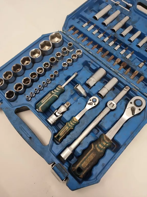 ZESTAW NARZĘDZI HOEGERT TECHNIK HT1R426