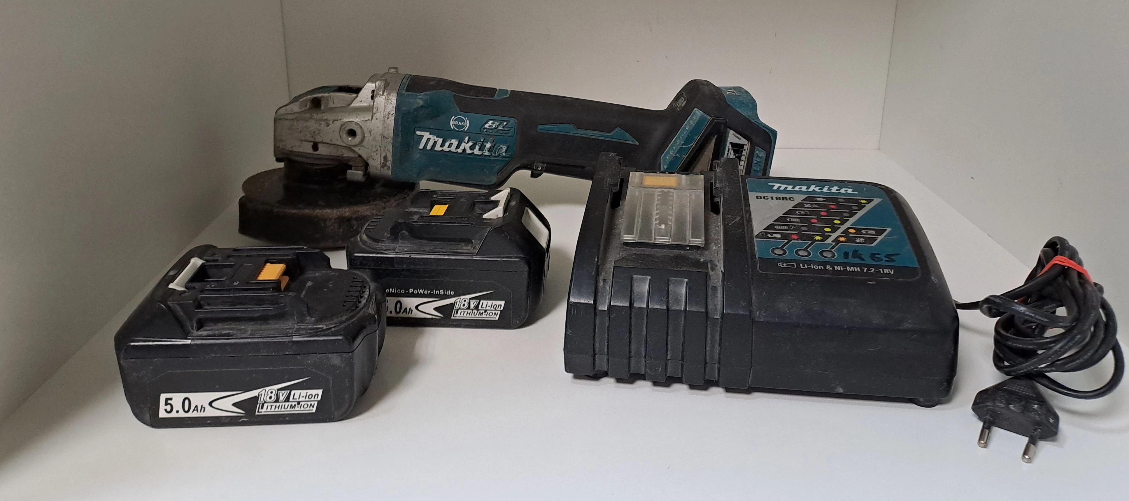 szlifierka-makita-dga519-ladowarka-2x-bateria-plwolnosci-9-10-sj-sycow