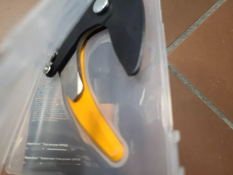 FISKARS 1023634 TELESKOPOWY SEKATOR UNIWERSALNY