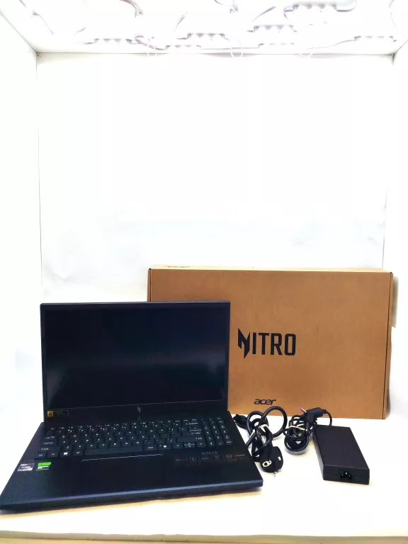 LAPTOP ACER NITRO NITRO V 15(ANV15-41) N23Q22 16GB/512GB KOMPLET