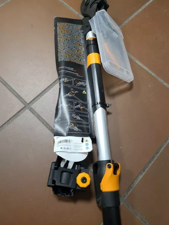 FISKARS 1023634 TELESKOPOWY SEKATOR UNIWERSALNY