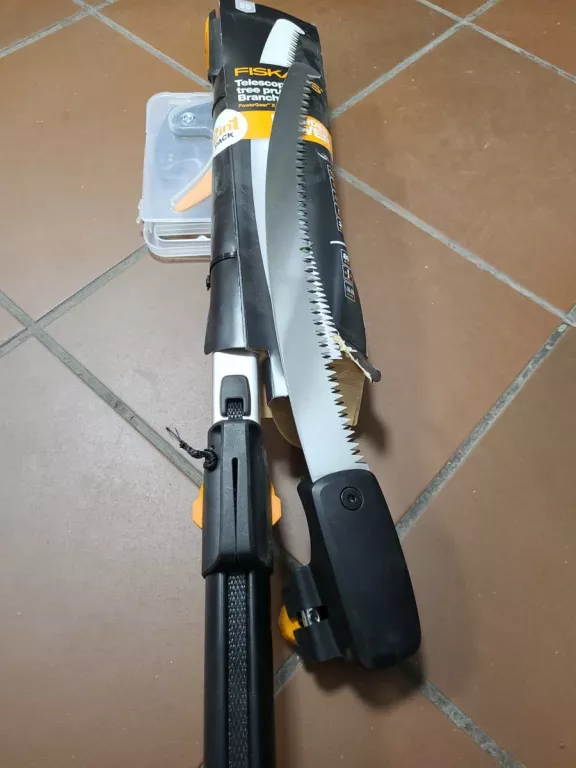 FISKARS 1023634 TELESKOPOWY SEKATOR UNIWERSALNY