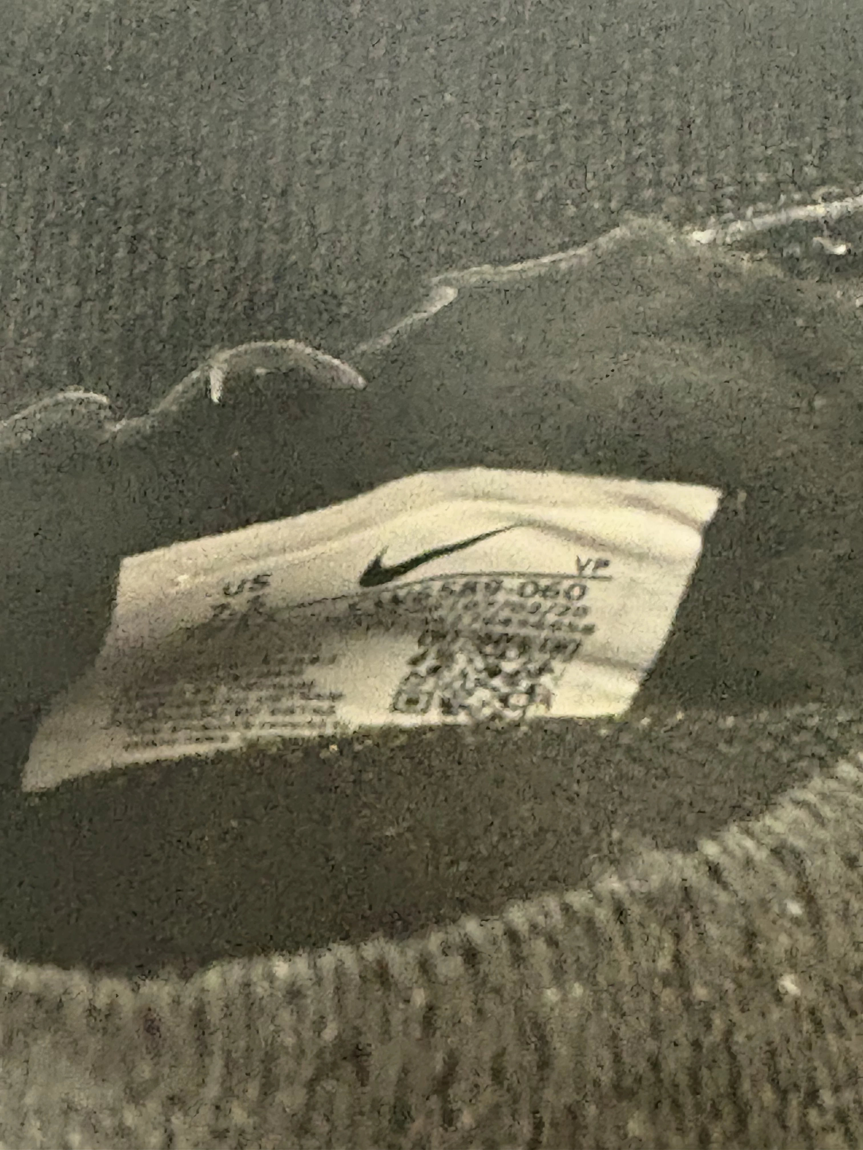 buty-nike-korki-cw6589-060-wysokosc-127848-1