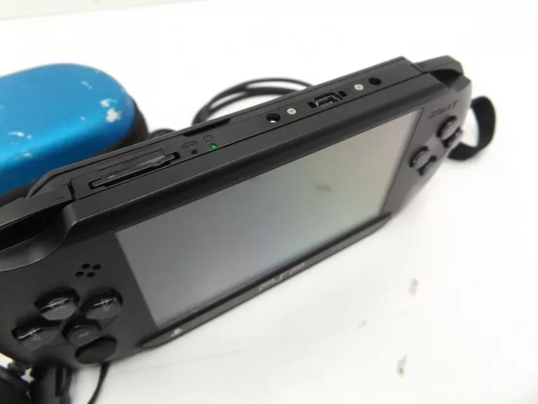 KONSOLA PLAYSTATION PSP PSP-E1004 ETUI KABEL ŁAD