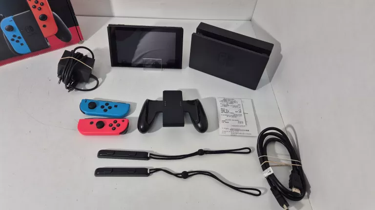KONSOLA NINTENDO SWITCH HAC-OO1 DWA PADY PUDELKO