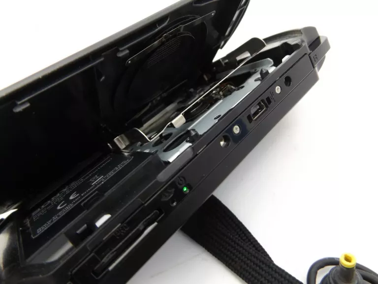 KONSOLA PLAYSTATION PSP PSP-E1004 ETUI KABEL ŁAD