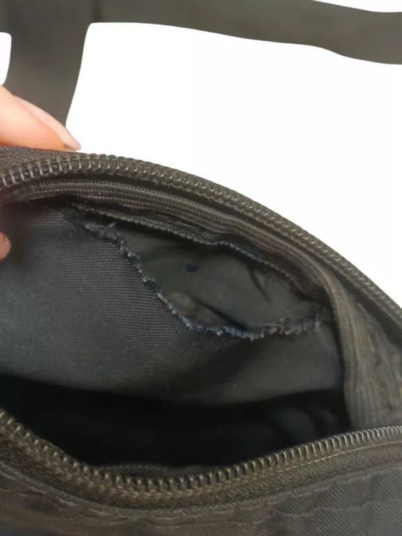 ciemna-strefa-saszetkatorebka-cs-wear-ean-gtin-5907538205004