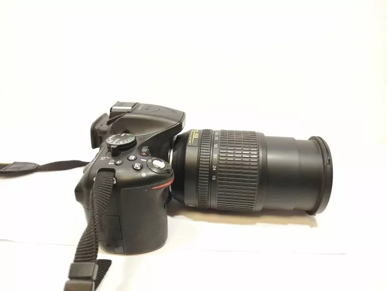 APARAT NIKON D5200 Z OBIEKTYWEM 18-105