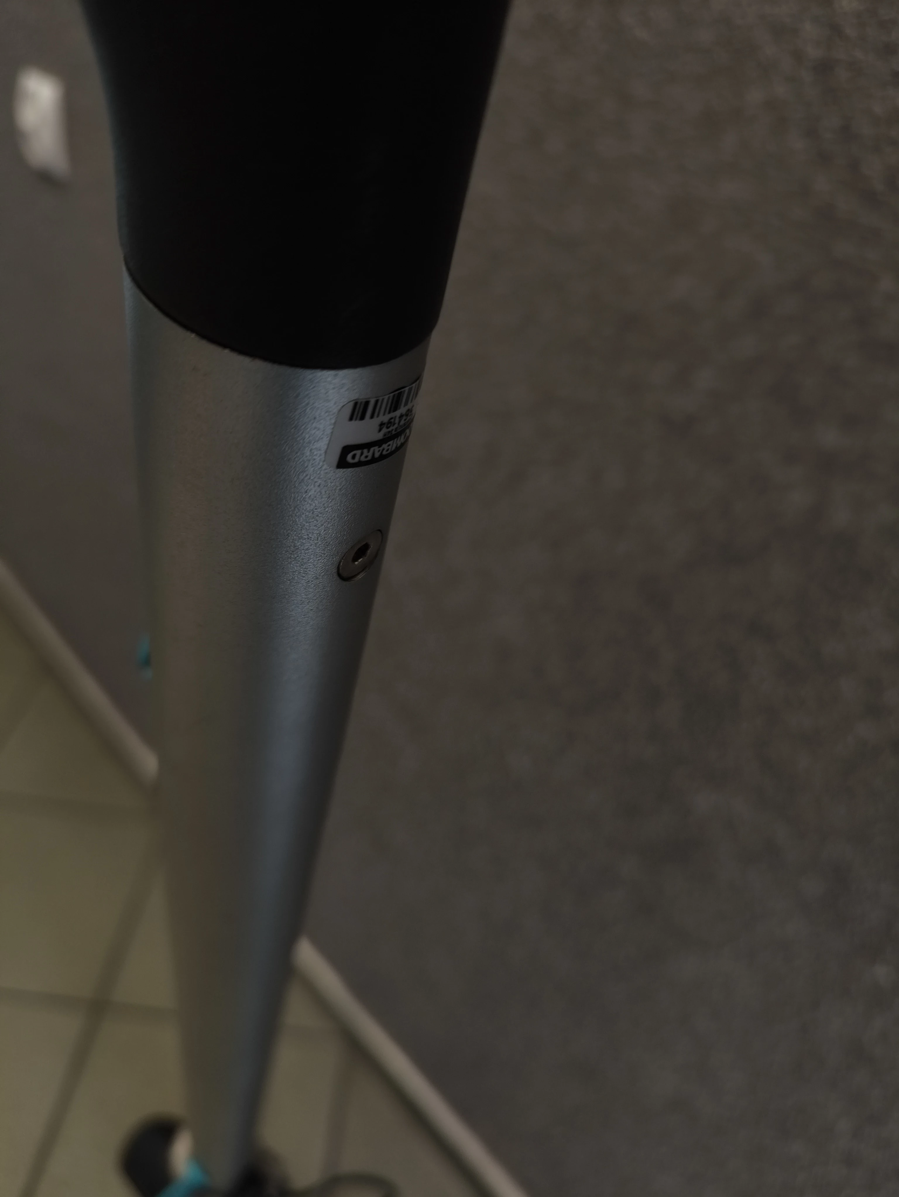 hulajnoga-elektryczna-motus-scooty-10-lite-2022-ladowarka-marka-214-349629