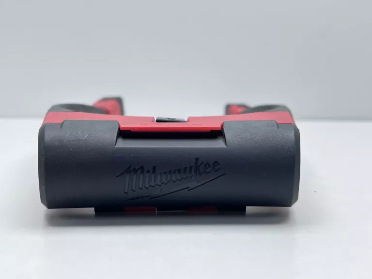 LATARKA NA SZYJĘ MILWAUKEE L4 NL400