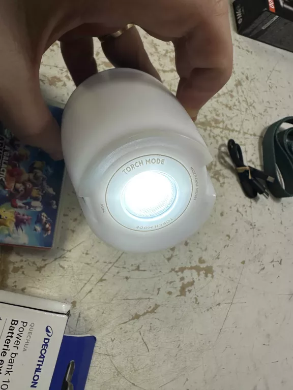 LAMPKA KEMPINGOWA ŁADOWANA QUECHUA BL230 USB