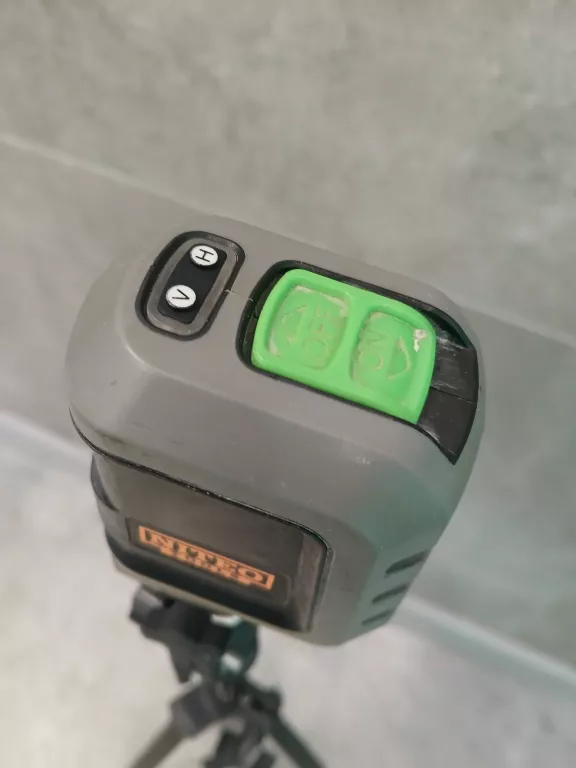 LASER KRZYZOWY ZE STATYWEM NITEO LL0325-19