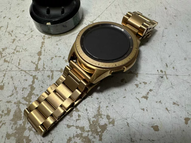 SAMSUNG WATCH R810