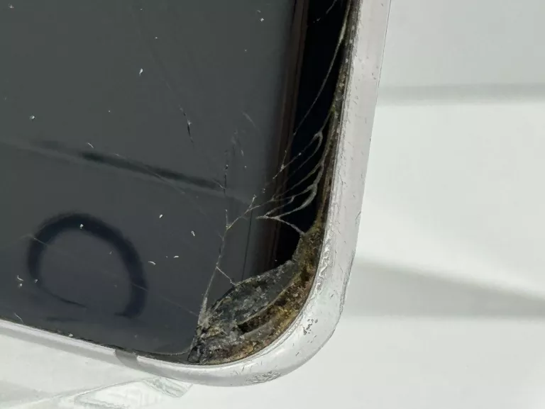 SAMSUNG S10 PĘKNIETY