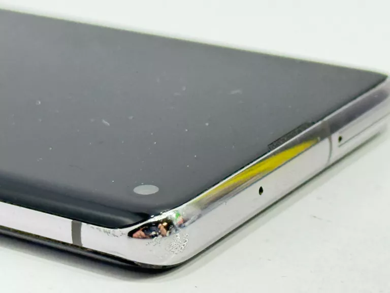 SAMSUNG S10 PĘKNIETY