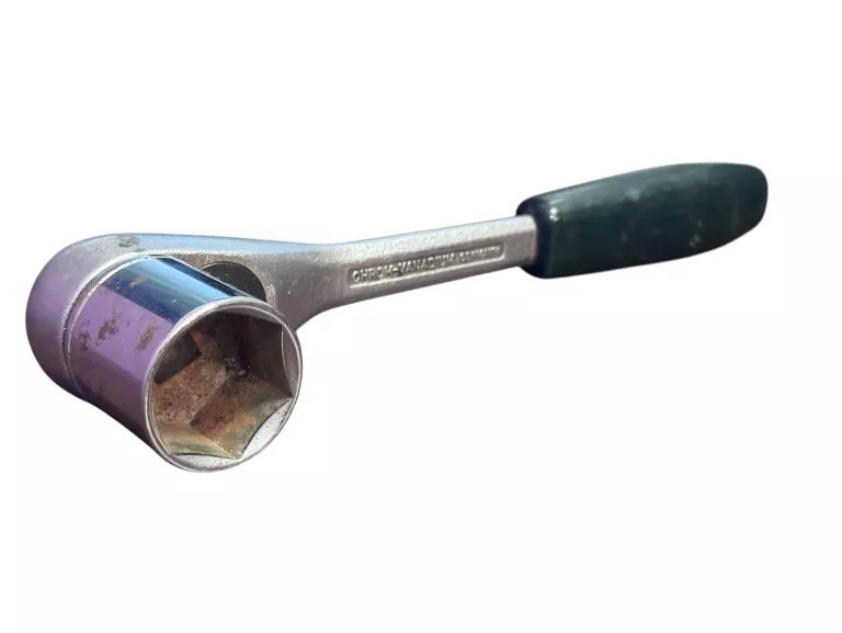 KLUCZ NASADOWY GRZECHOTKA 32MM