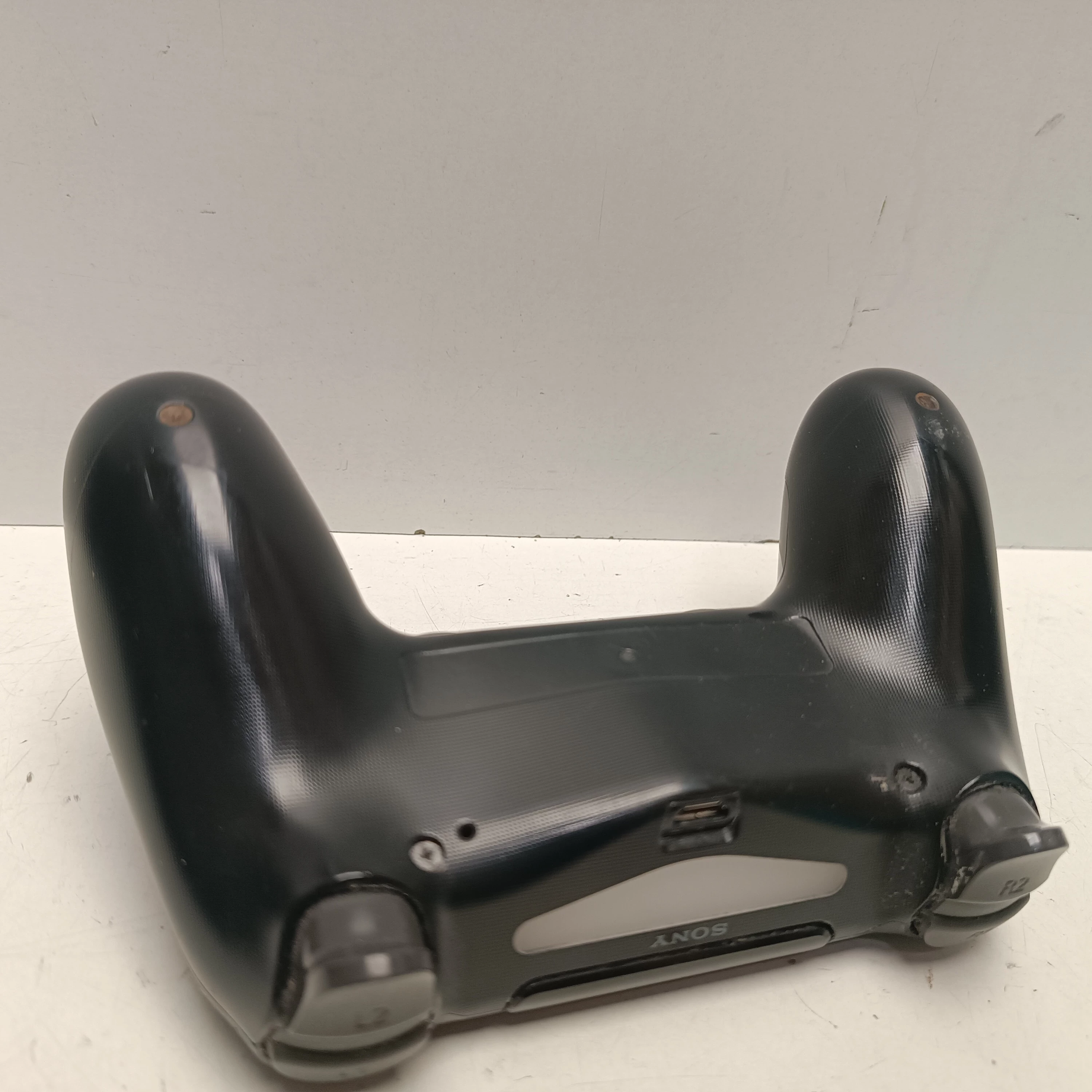 konsola-playstation-4-cuh-2016b-wersja-130590-2