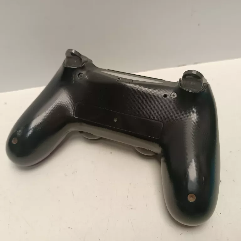 konsola-playstation-4-cuh-2016b-liczba-kontrolerow-w-zestawie-205994-225550