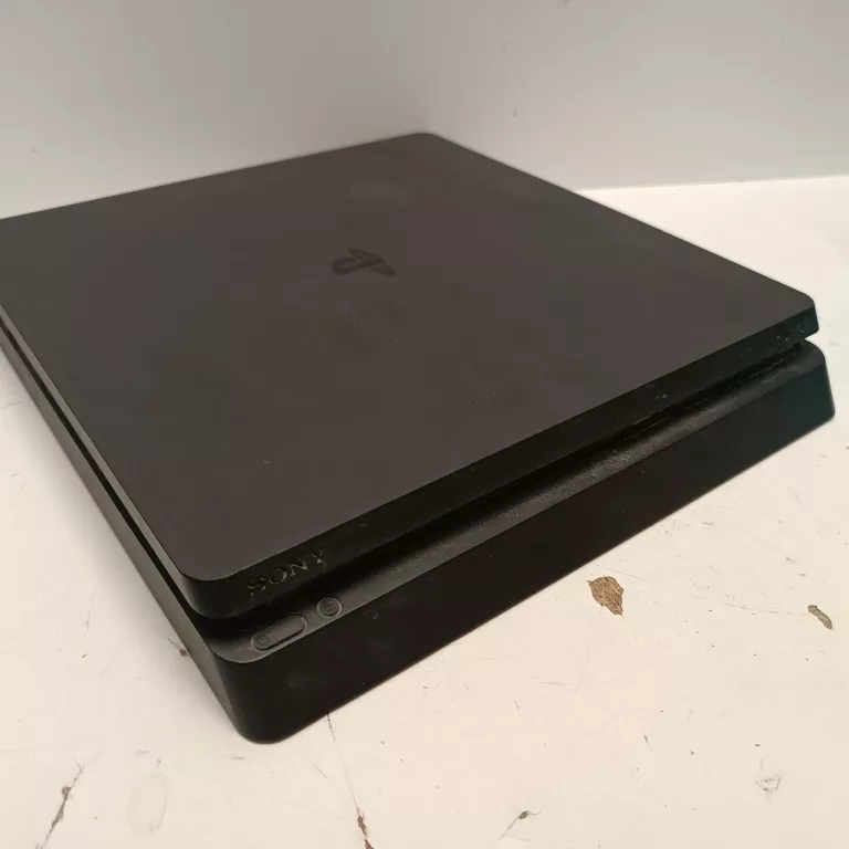 KONSOLA PLAYSTATION 4 CUH-2016B