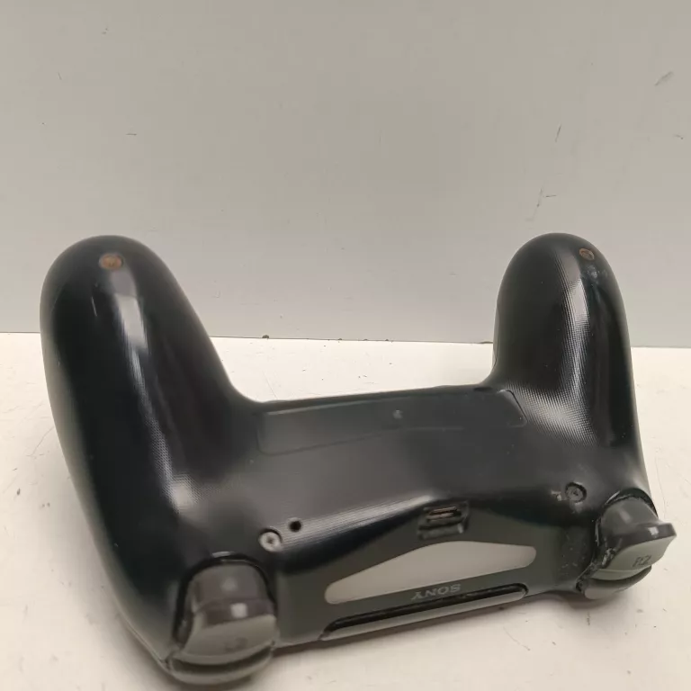 konsola-playstation-4-cuh-2016b-wersja-130590-2