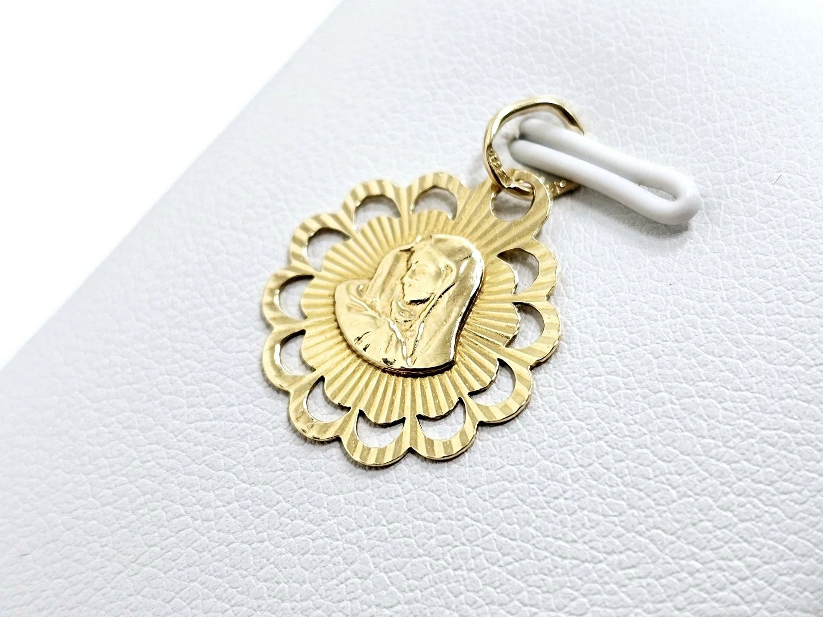 zlota-zaiweszka-matka-boska-pr585-097g-rodzaj-2205-2