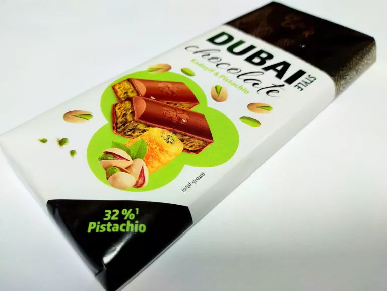 DELICADORE 70G BIAŁA CZEKOLADA DUBAJSKA DUBAI Z PISTACJAMI I KADAYIF