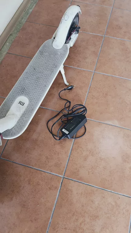 HULAJNOGA ELEKTRYCZNA XIAOMI M365 BIAŁA