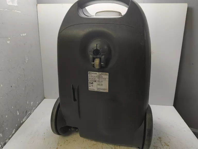 ODKURZACZ ELECTROLUX  EEG42EB