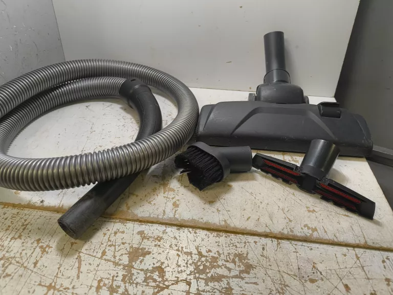 ODKURZACZ ELECTROLUX  EEG42EB