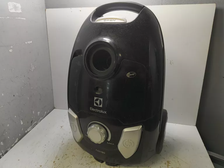 ODKURZACZ ELECTROLUX  EEG42EB