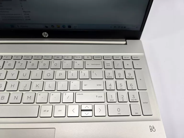 LAPTOP HP PAVILION 15-EG0052NW 15,6 " INTEL CORE I5 8 GB / 512 GB SREBRNY