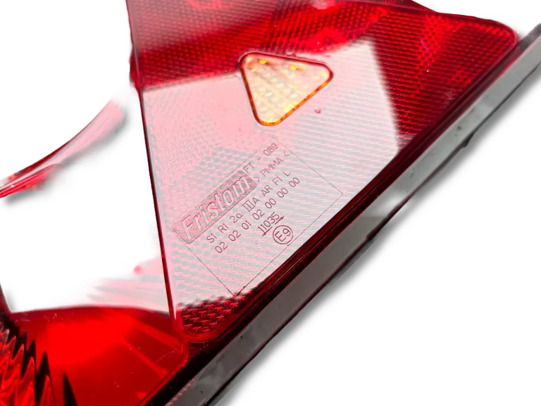 LAMPA TYLNA FRISTOM FT-089 Z TRÓJKĄTEM ODBLASKOWYM 3 SZTUKI