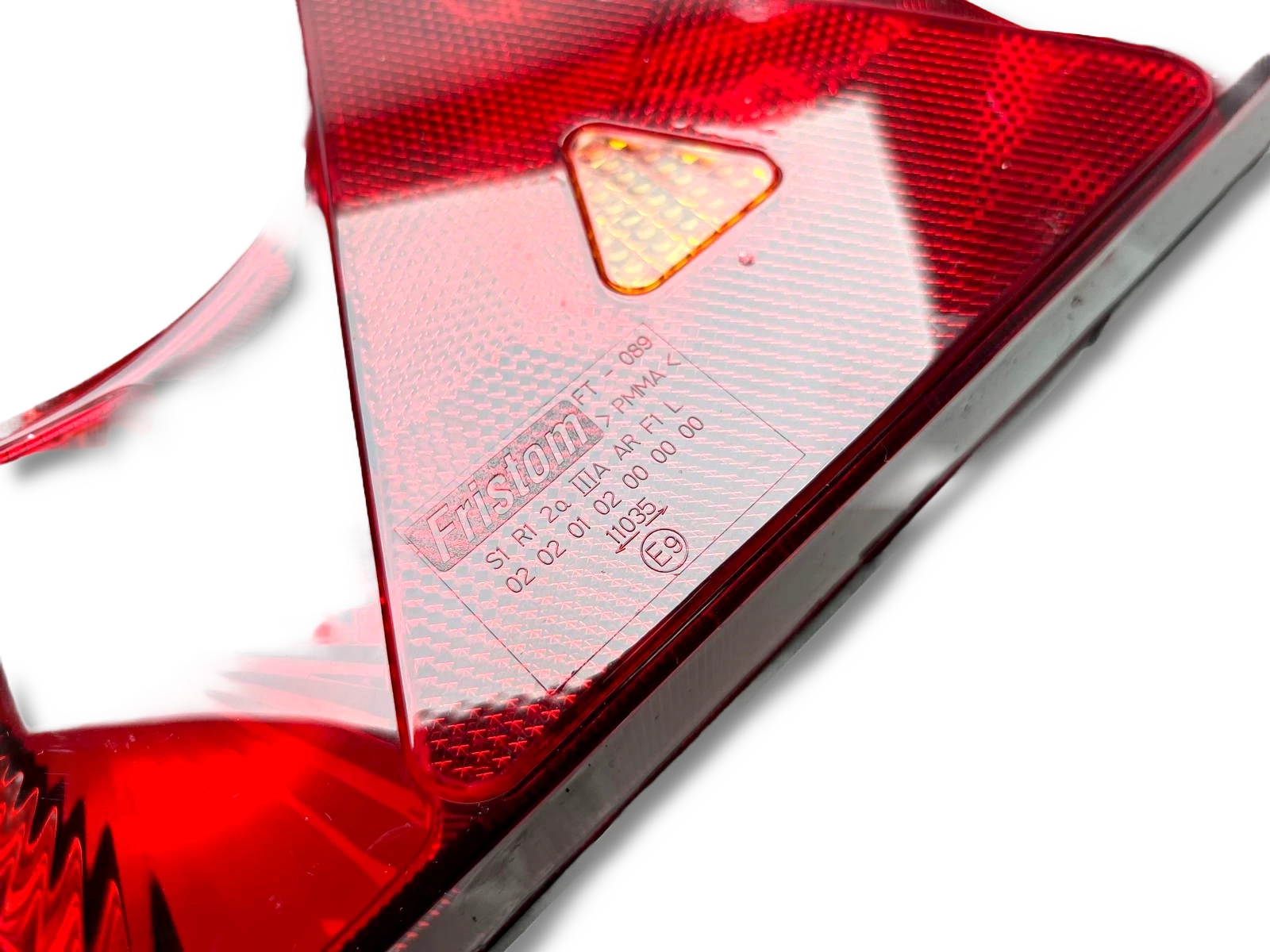 lampa-tylna-fristom-ft-089-z-trojkatem-odblaskowym-3-sztuki-stan-11323-2