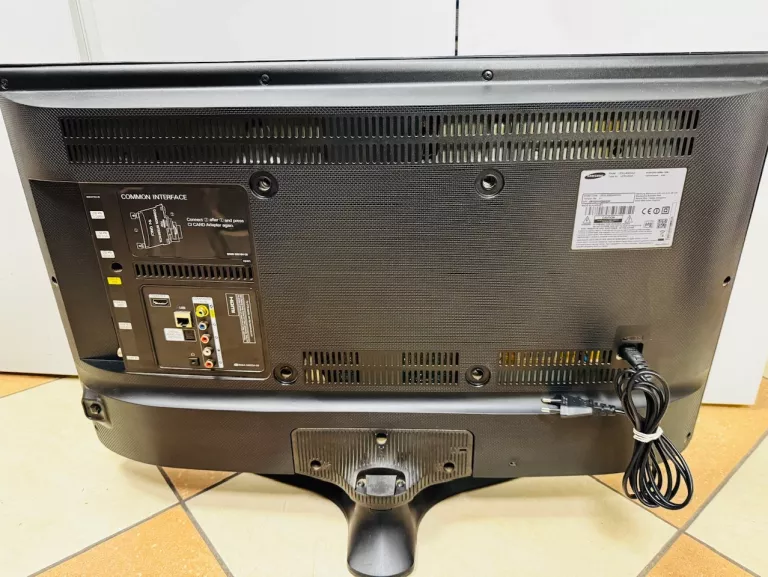 TELEWIZOR SAMSUNG UE32J4100AW 32