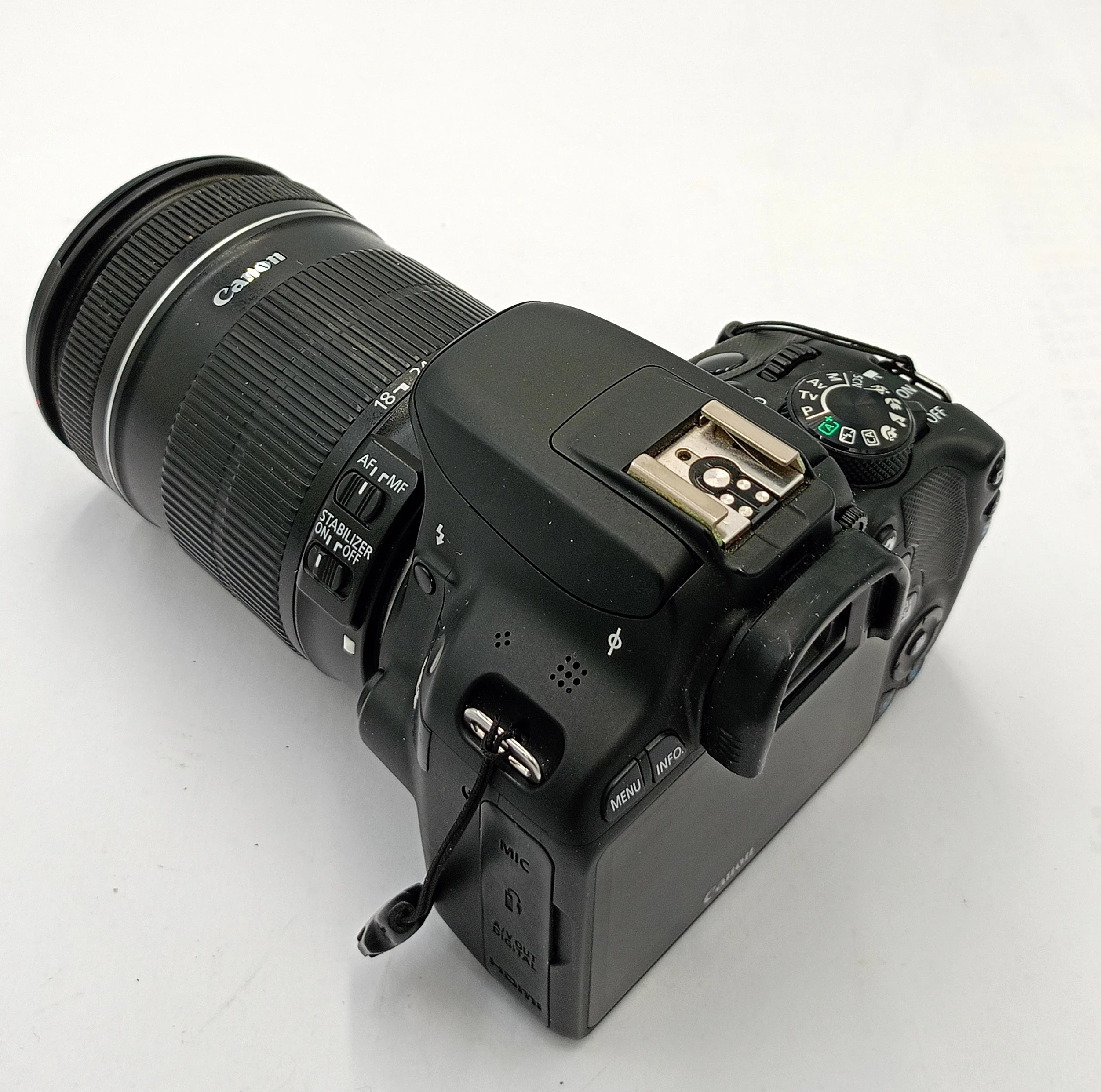 aparat-canon-eos-100d-obiektyw-18-135mm-polecamy-ean-gtin-4960999981680