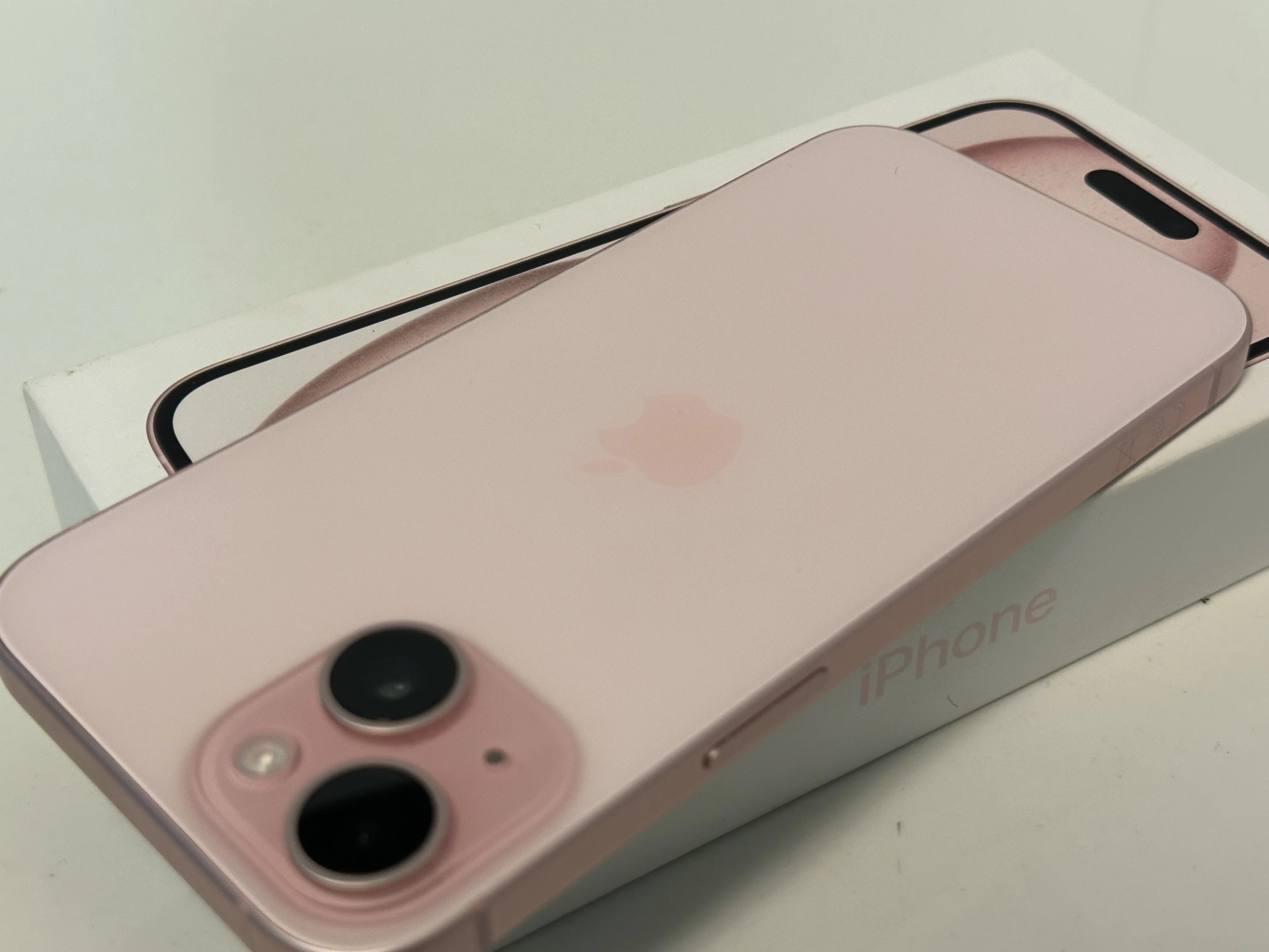 telefon-iphone-15-128gb-pink-100-fvgwarancja-kolor-127448-7