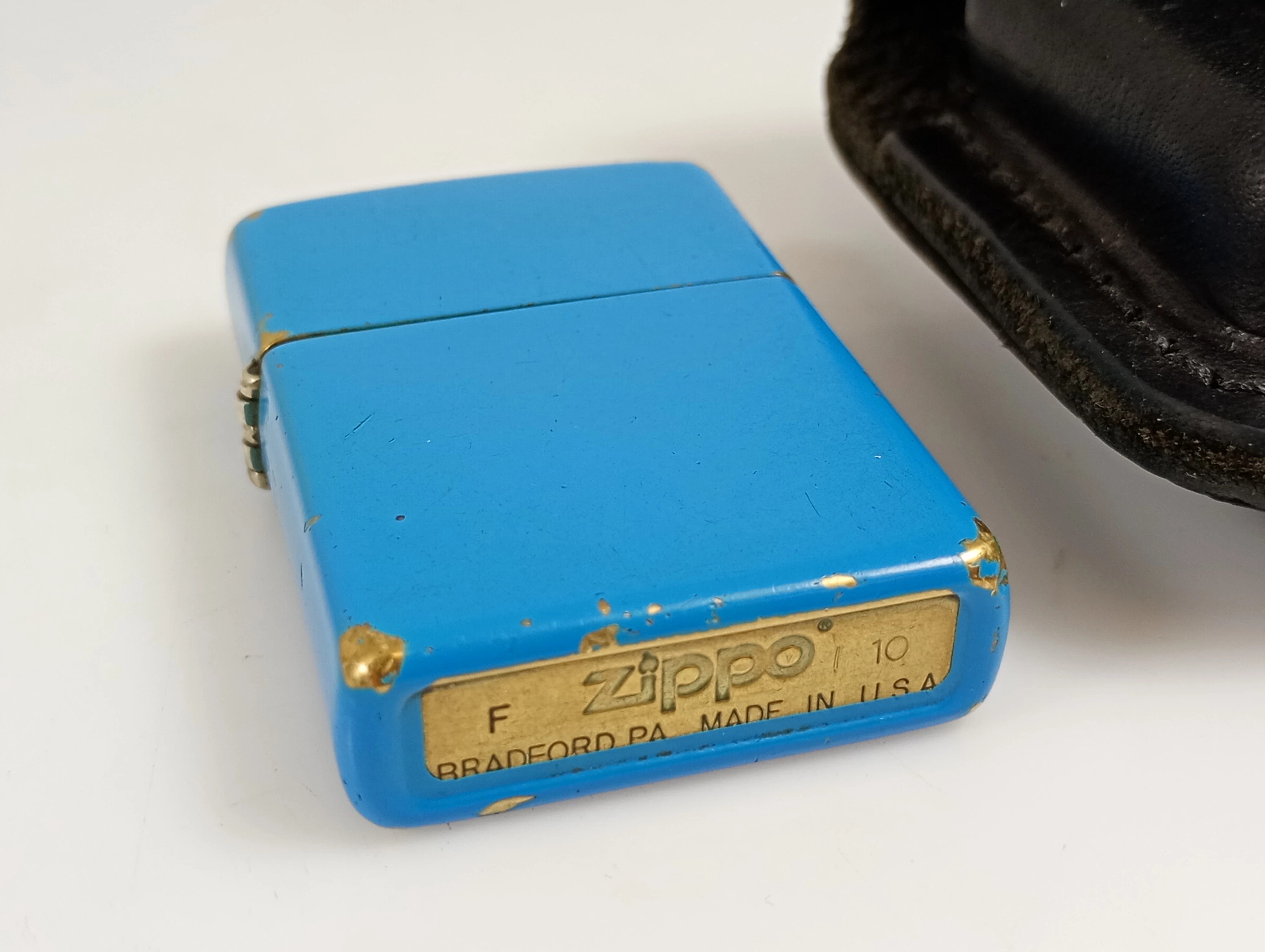 zapalniczka-zippo-sky-niebieska-wraz-ze-skurzanym-etui-marka-248811-1940623