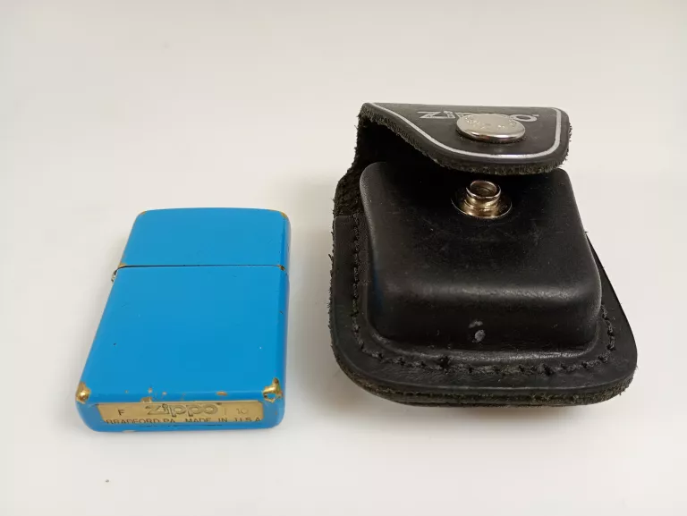 ZAPALNICZKA ZIPPO SKY - NIEBIESKA WRAZ ZE SKURZANYM ETUI