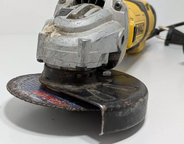 SZLIFIERKA KĄTOWA DEWALT DWE4257
