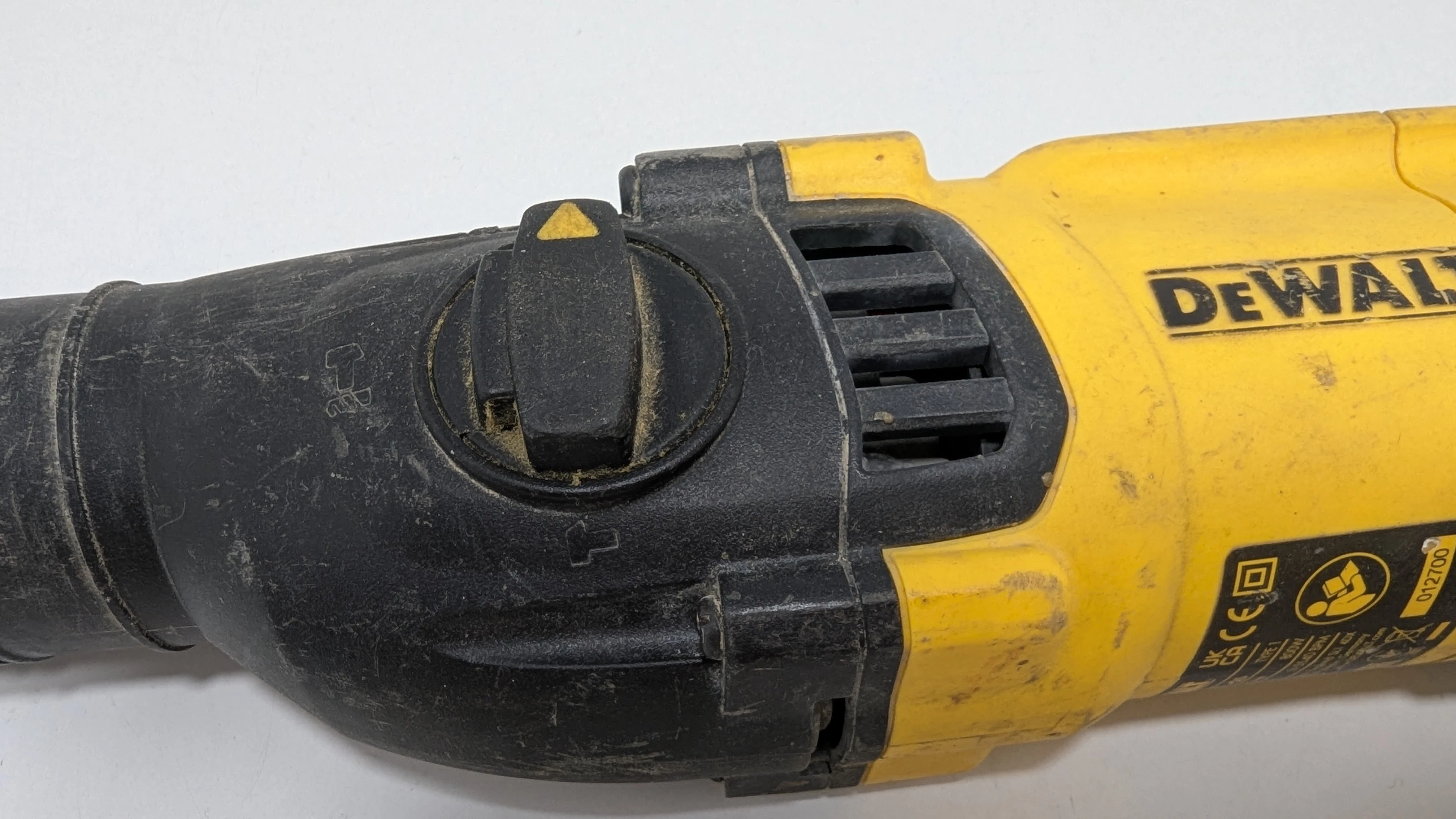 mlotowiertarka-dewalt-d25134-qs-opis-maksymalna-moc-80000