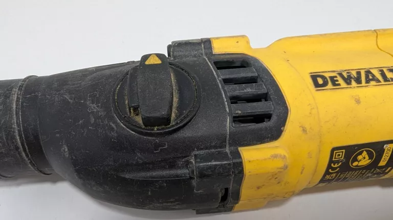 MŁOTOWIERTARKA DEWALT D25134-QS OPIS