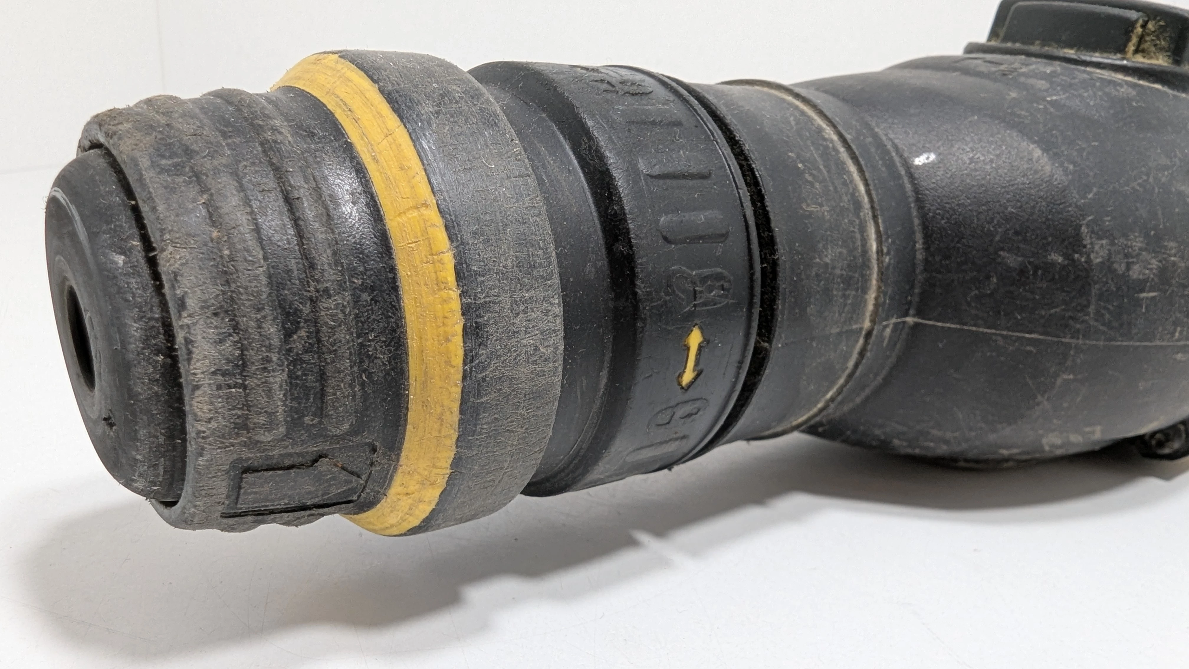 mlotowiertarka-dewalt-d25134-qs-opis-marka-128608-5