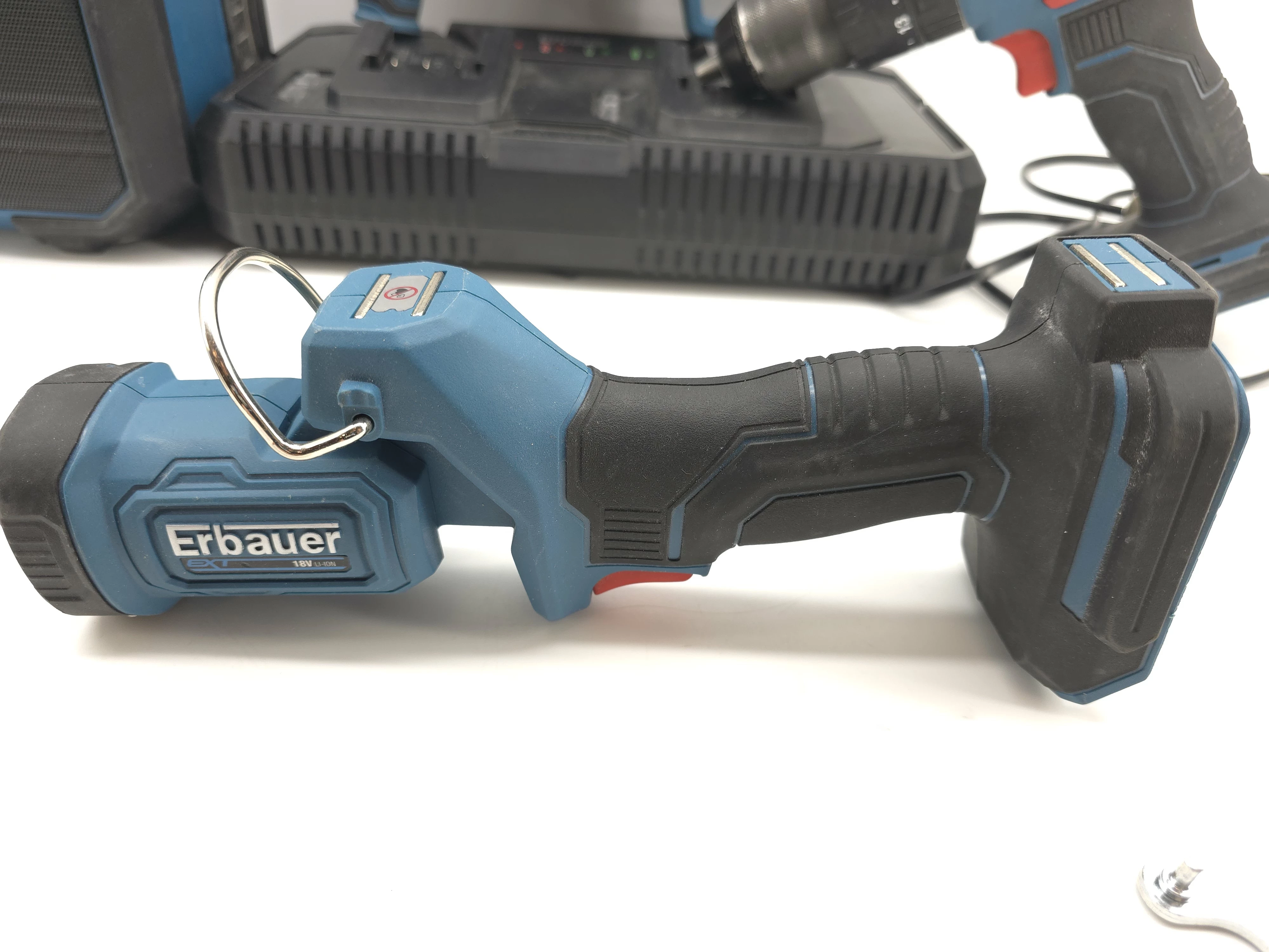 zestaw-narzedzi-erbauer-mlotowiertarka-katowka-wkretarka-radio-3x-aku-stan-11323-2