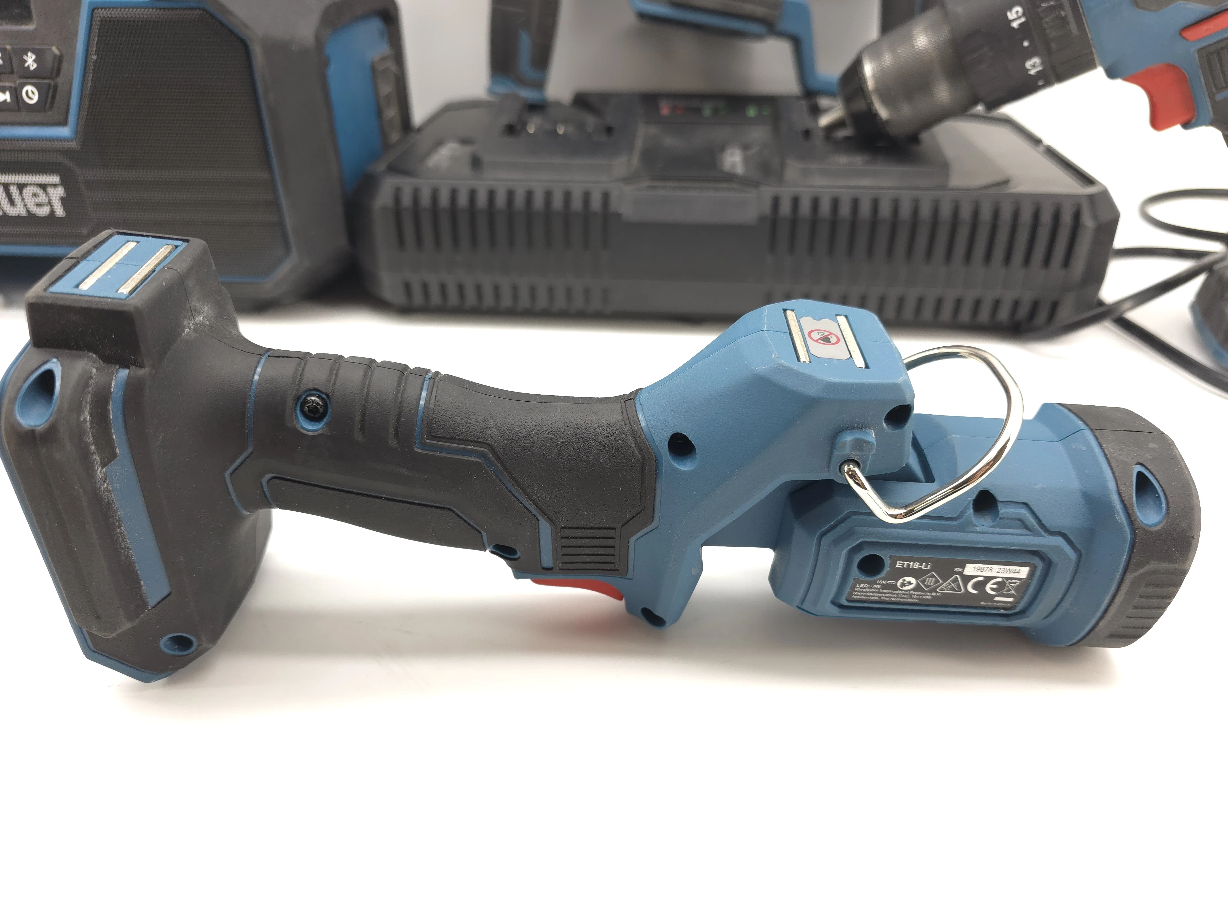 zestaw-narzedzi-erbauer-mlotowiertarka-katowka-wkretarka-radio-3x-aku-marka-128608-726728