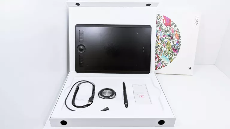 TABLET GRAFICZNY WACOM INTUOS PRO M PTH-660 ZESTAW