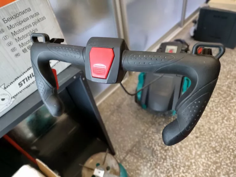 KOSIARKA AKU BOSCH ROTAK 370 LI