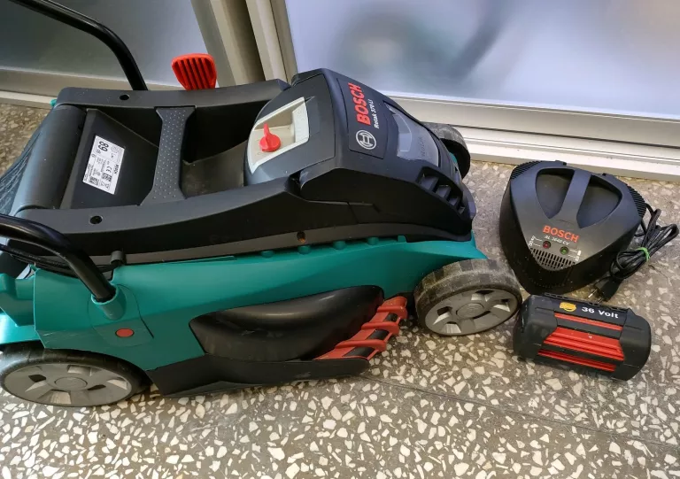 KOSIARKA AKU BOSCH ROTAK 370 LI