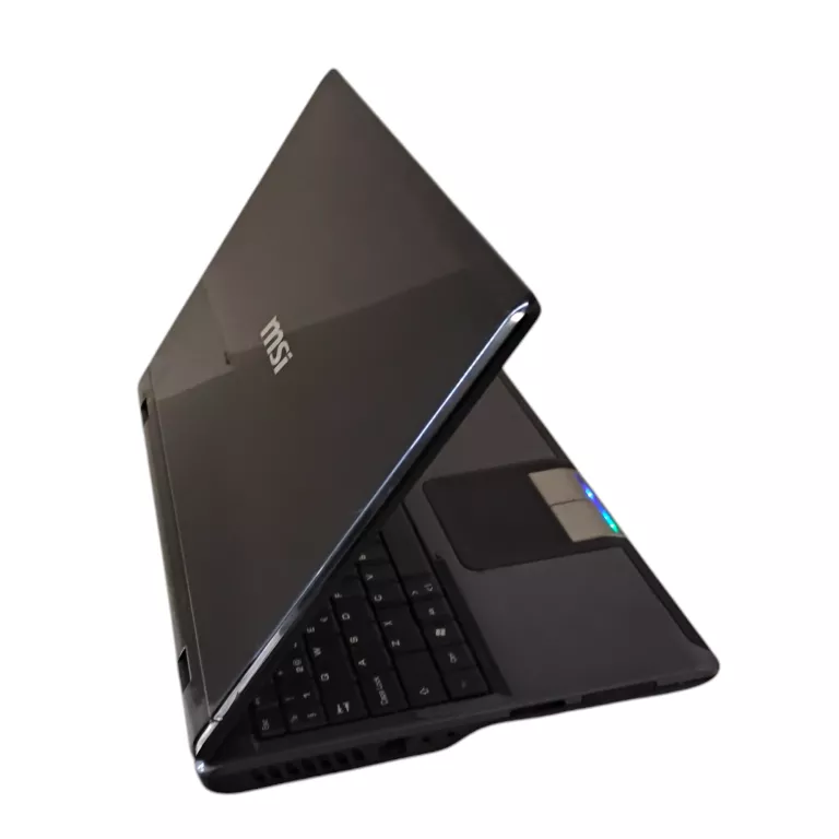 LAPTOP MSI MS 16-84 AMD SEMPROM SSD 128GB LINUX