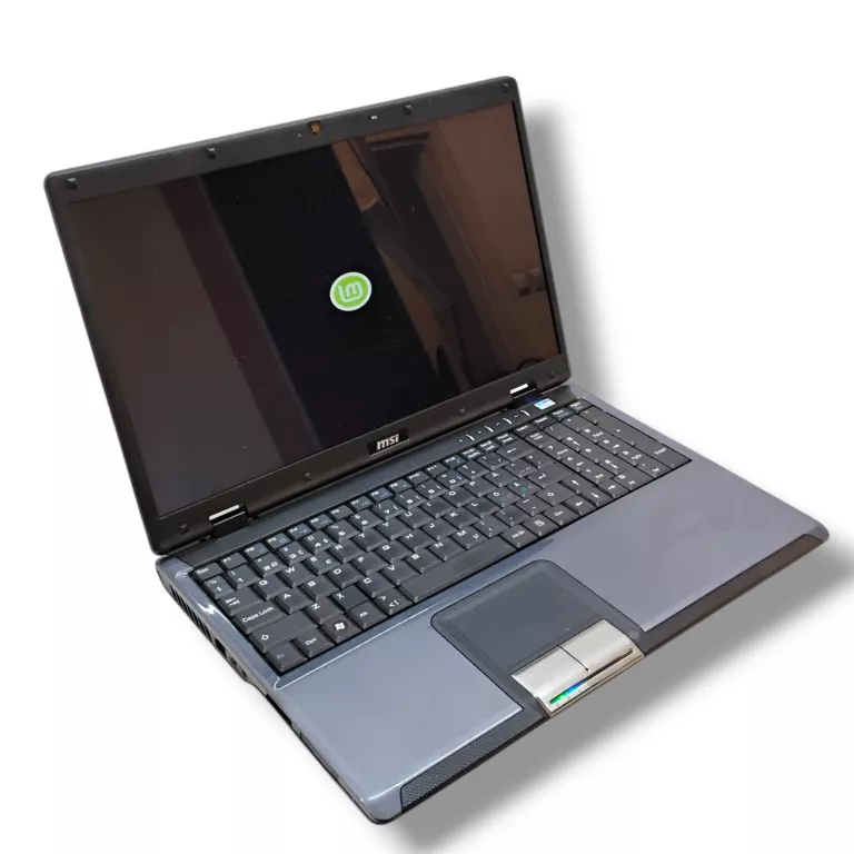 LAPTOP MSI MS 16-84 AMD SEMPROM SSD 128GB LINUX