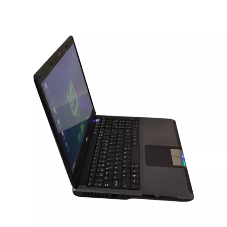 LAPTOP MSI MS 16-84 AMD SEMPROM SSD 128GB LINUX